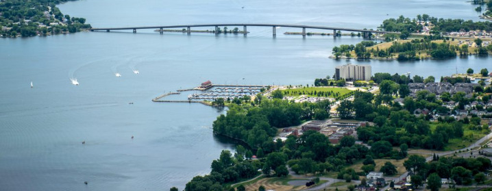 photo Bay of Quinte and Skyway Bridge in Ontario, Canada