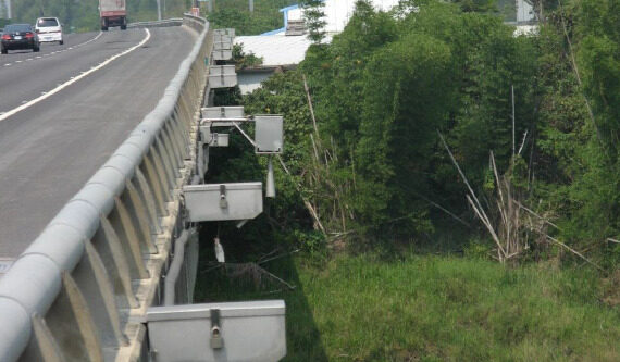 Photo of primary-secondary section-by-section water flow monitoring using RQ-30d noncontact discharge radar sensors mounted on a bridge | image credit Sommer